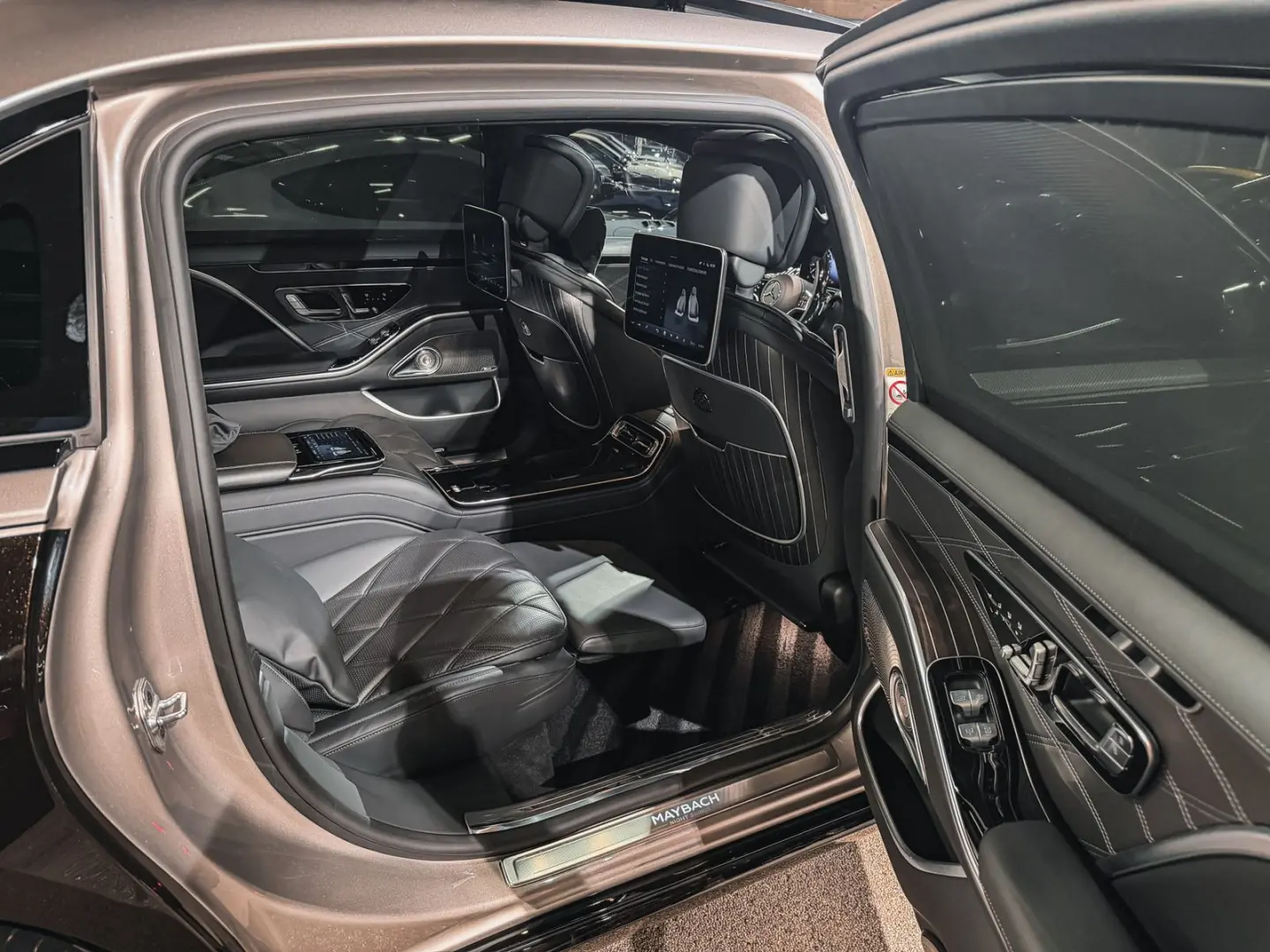 S 580 Maybach Night Series Duotone Burmester4D