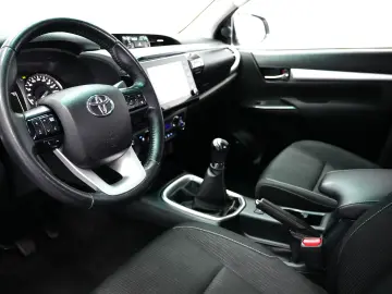 TOYOTA HILUX DC 2.4D MT EXECUTIVE