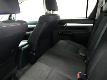 TOYOTA HILUX DC 2.4D MT EXECUTIVE