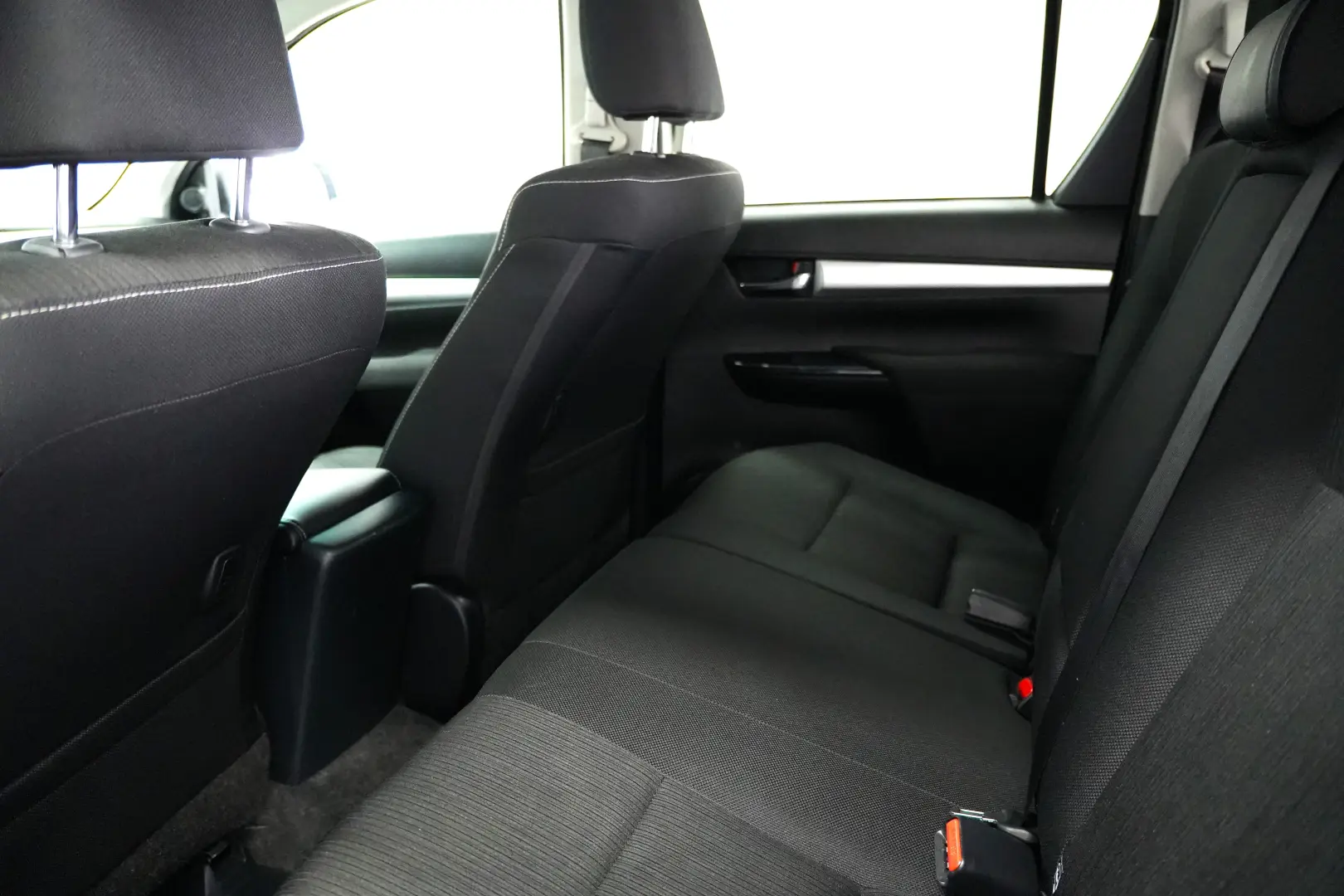 TOYOTA HILUX DC 2.4D MT EXECUTIVE