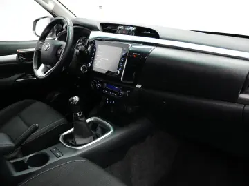 TOYOTA HILUX DC 2.4D MT EXECUTIVE