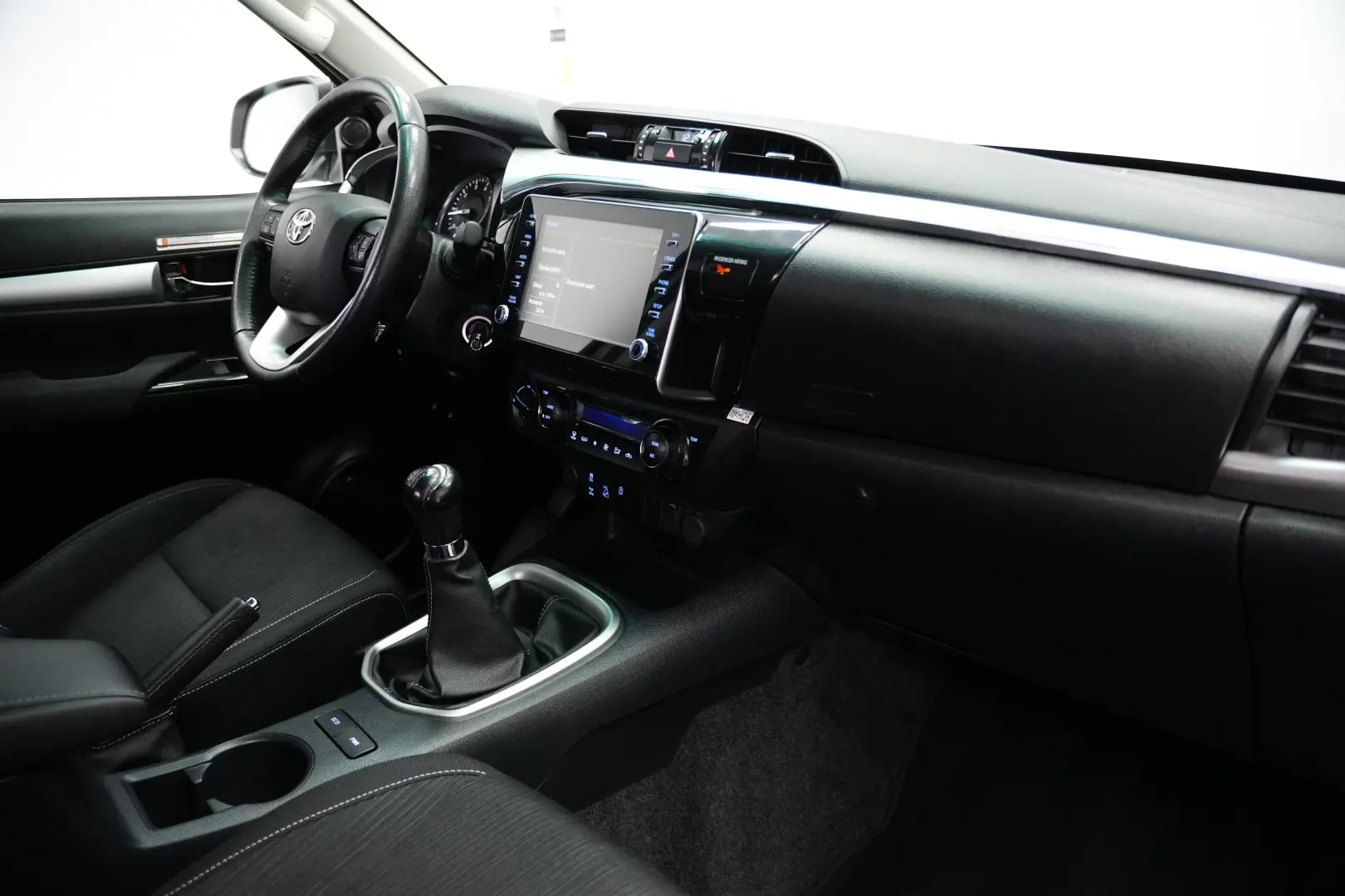 TOYOTA HILUX DC 2.4D MT EXECUTIVE