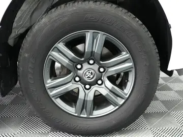 TOYOTA HILUX DC 2.4D MT EXECUTIVE