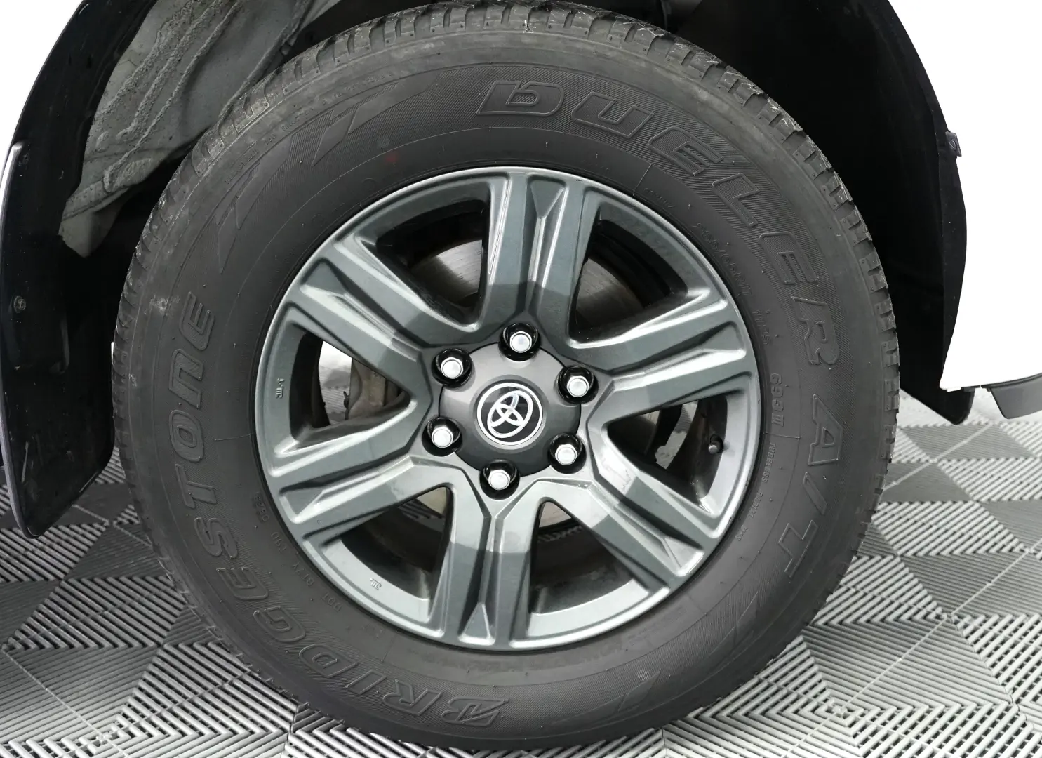 TOYOTA HILUX DC 2.4D MT EXECUTIVE