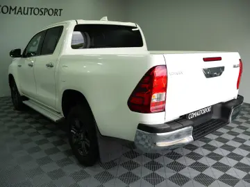 TOYOTA HILUX DC 2.4D MT EXECUTIVE