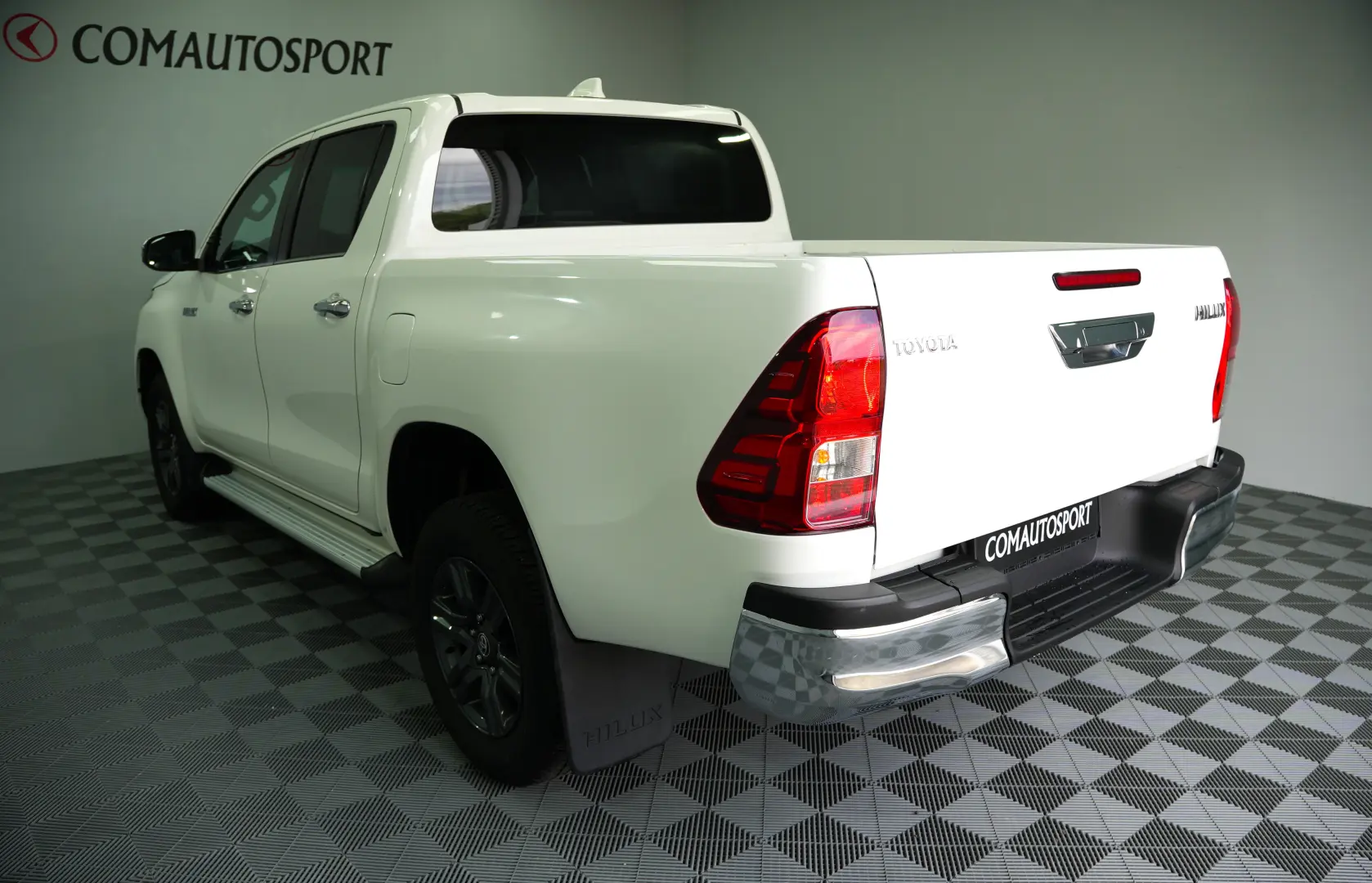 TOYOTA HILUX DC 2.4D MT EXECUTIVE