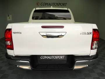TOYOTA HILUX DC 2.4D MT EXECUTIVE