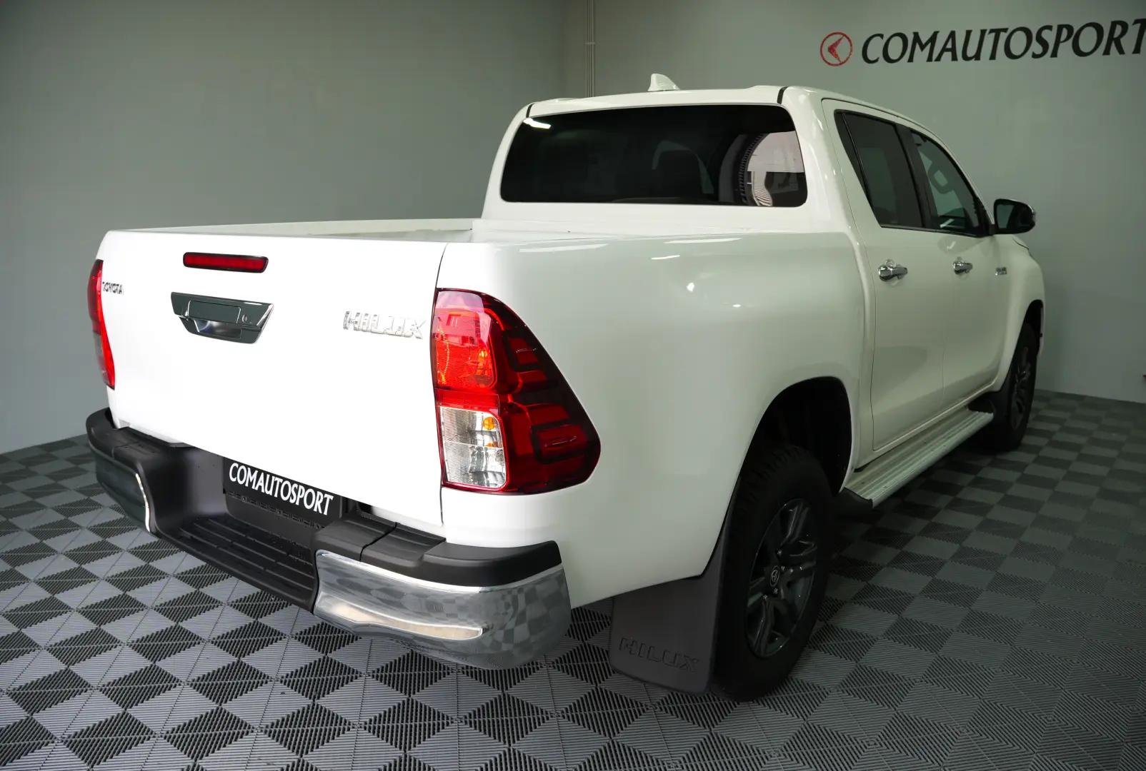 TOYOTA HILUX DC 2.4D MT EXECUTIVE