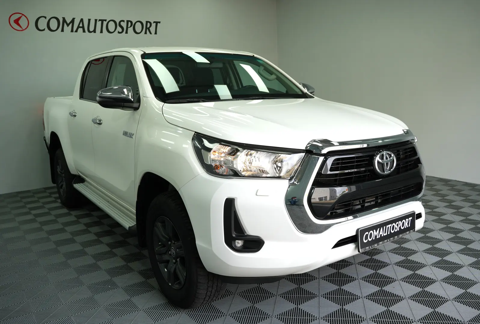 TOYOTA HILUX DC 2.4D MT EXECUTIVE