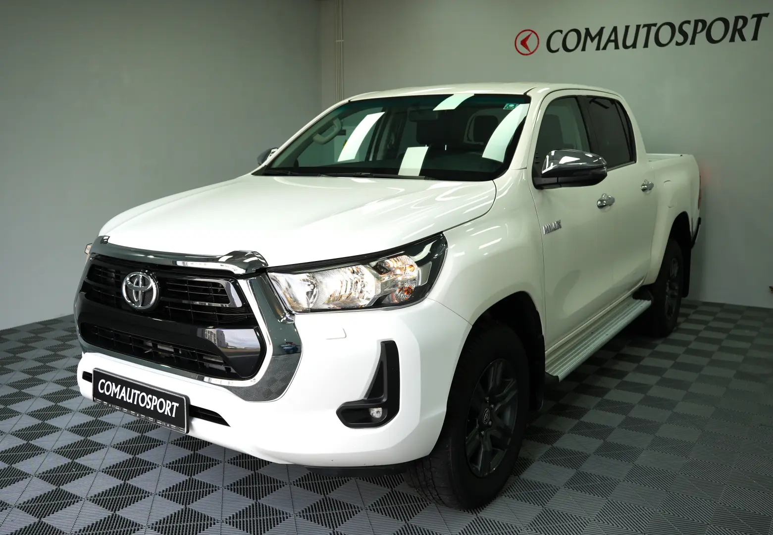 TOYOTA HILUX DC 2.4D MT EXECUTIVE