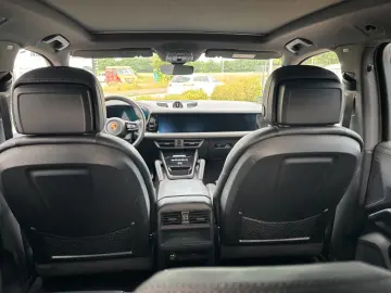 Cayenne S E-Hybrid Hinterachs Lenk Beif Display