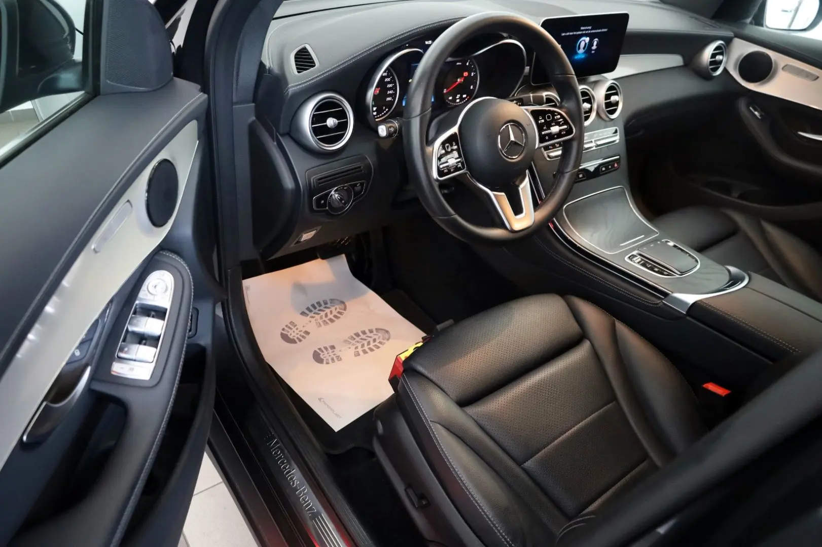GLC 200d Coupe Leder Navi LED SH Kamera Park Pak