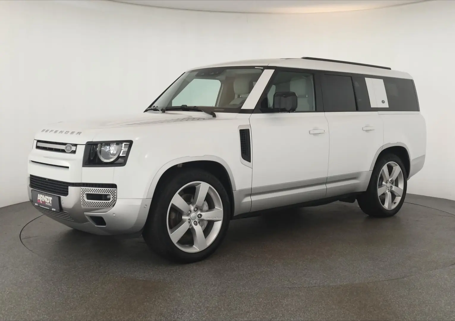 Defender 130 D300 AWD First Edition