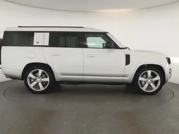 Defender 130 D300 AWD First Edition