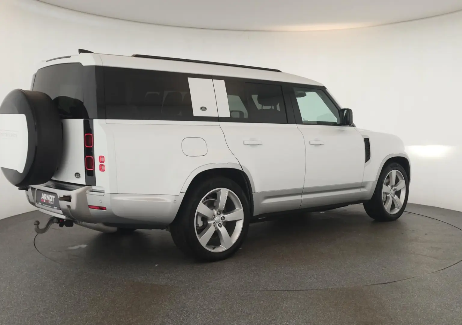 Defender 130 D300 AWD First Edition