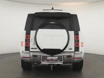 Defender 130 D300 AWD First Edition