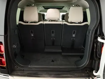 Defender 130 D300 AWD First Edition