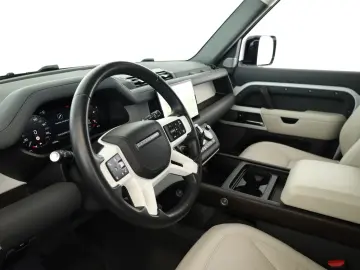 Defender 130 D300 AWD First Edition