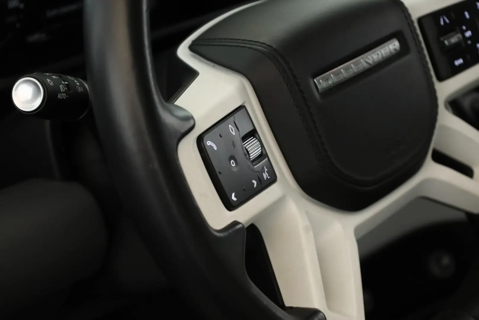 Defender 130 D300 AWD First Edition