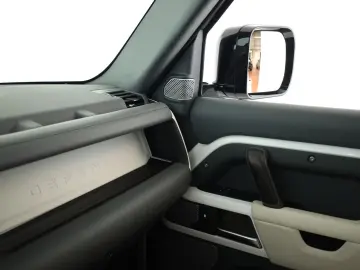 Defender 130 D300 AWD First Edition