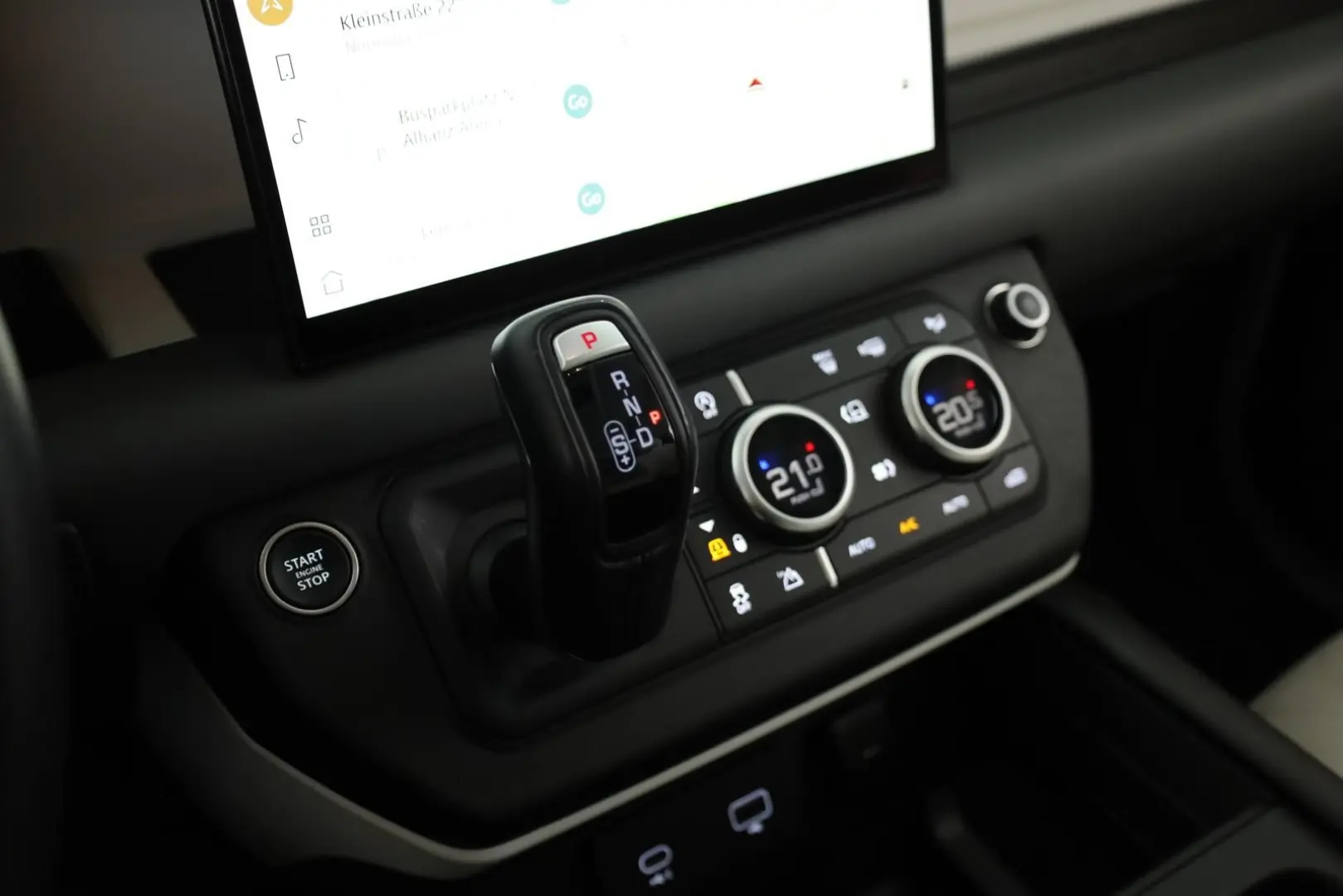 Defender 130 D300 AWD First Edition