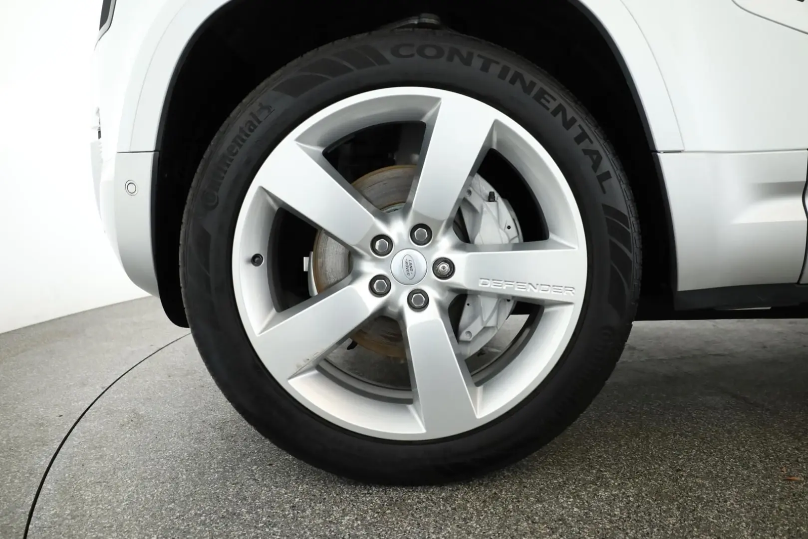 Defender 130 D300 AWD First Edition