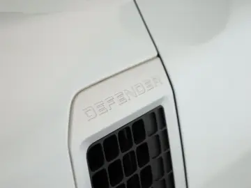 Defender 130 D300 AWD First Edition