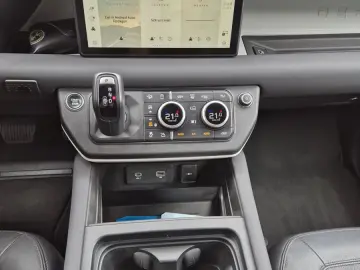 Defender D250 SE 110 Pano 360  Standhzg 20  AHK