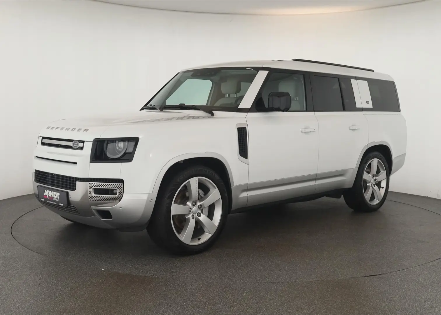 Defender 130 D300 AWD First Edition