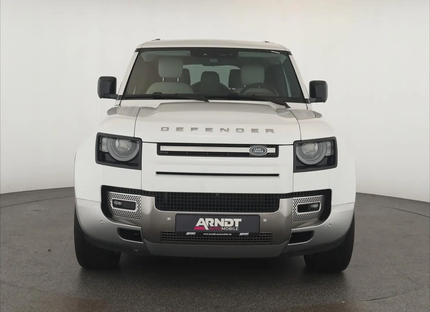 Defender 130 D300 AWD First Edition