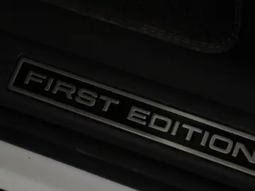 Defender 130 D300 AWD First Edition