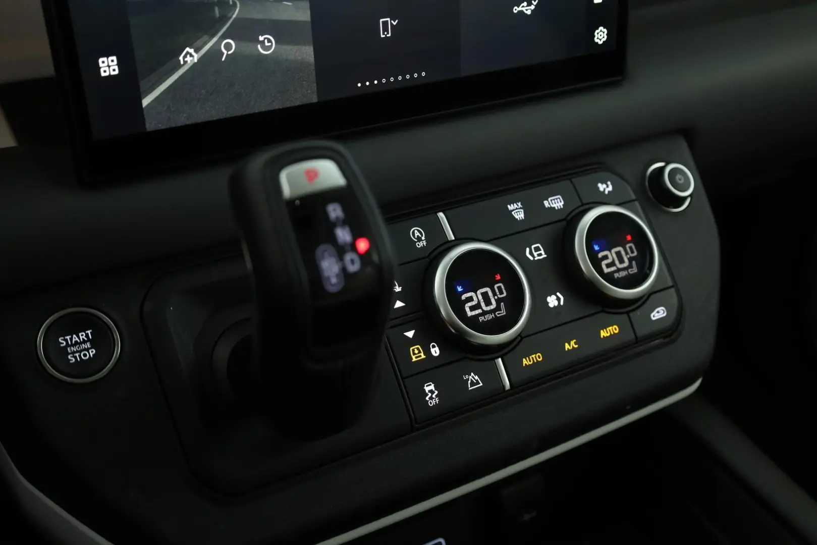 Defender 130 D300 AWD First Edition