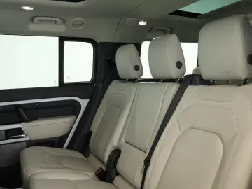 Defender 130 D300 AWD First Edition