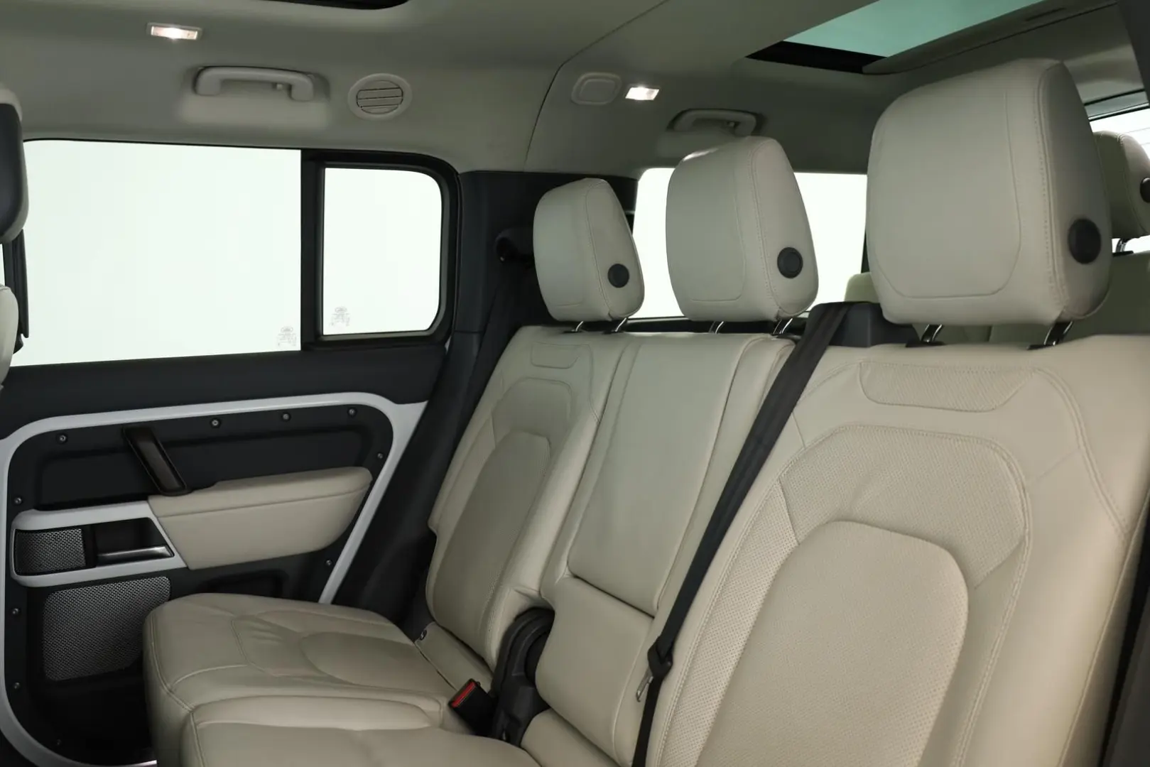 Defender 130 D300 AWD First Edition