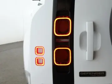 Defender 130 D300 AWD First Edition