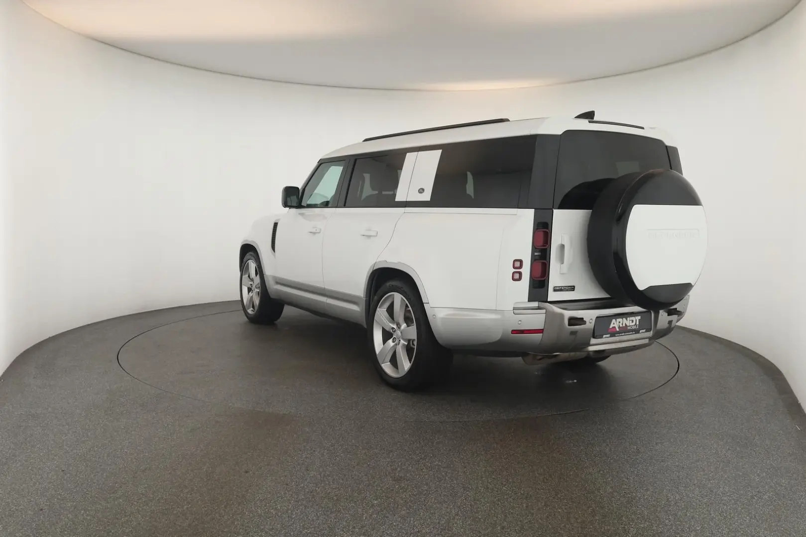 Defender 130 D300 AWD First Edition