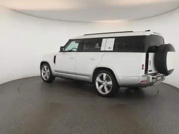 Defender 130 D300 AWD First Edition