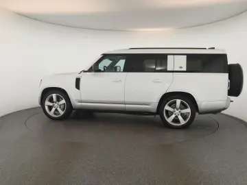 Defender 130 D300 AWD First Edition