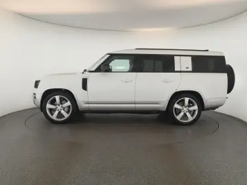 Defender 130 D300 AWD First Edition