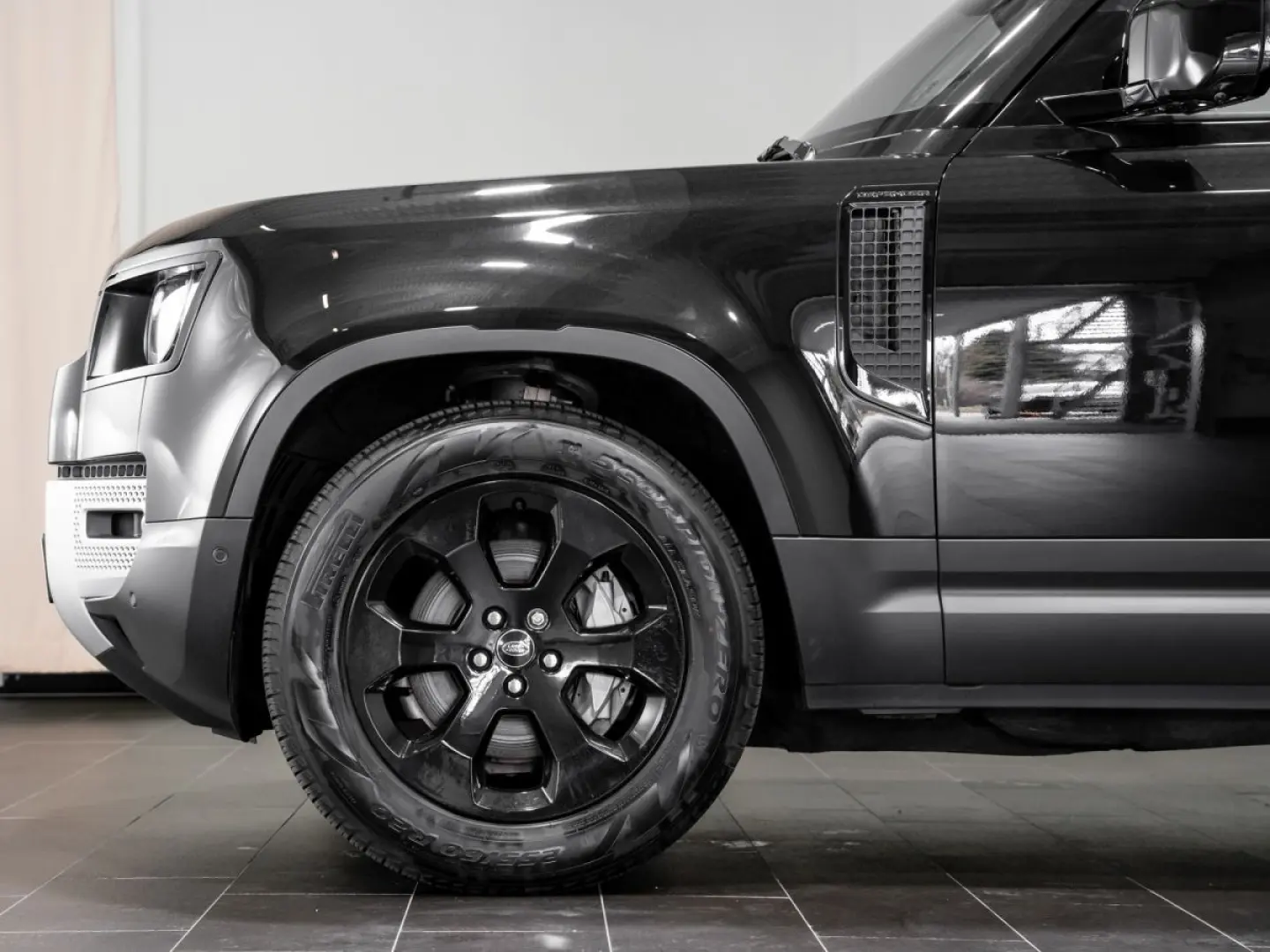 Defender 130 D300 SE