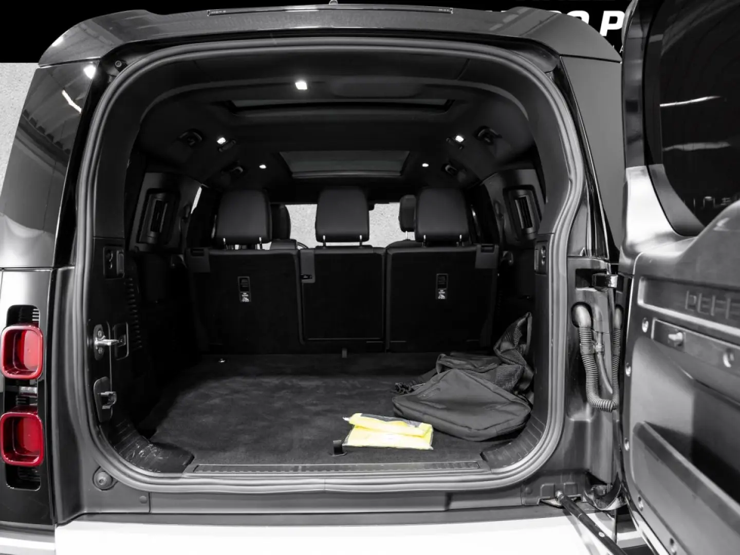 Defender 130 D300 SE