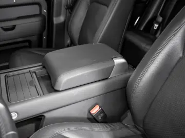 Defender 130 D300 SE