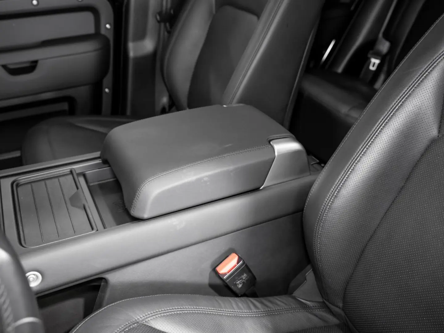 Defender 130 D300 SE