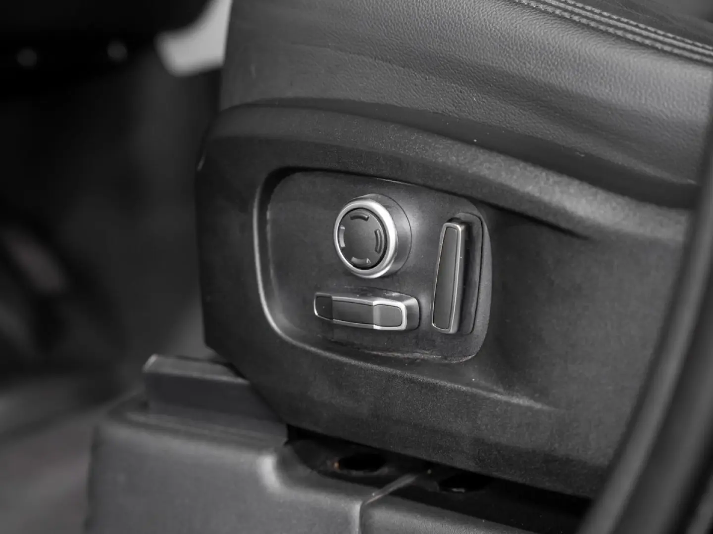 Defender 130 D300 SE