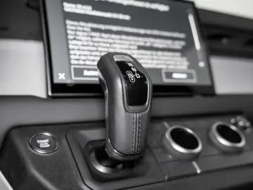 Defender 130 D300 SE