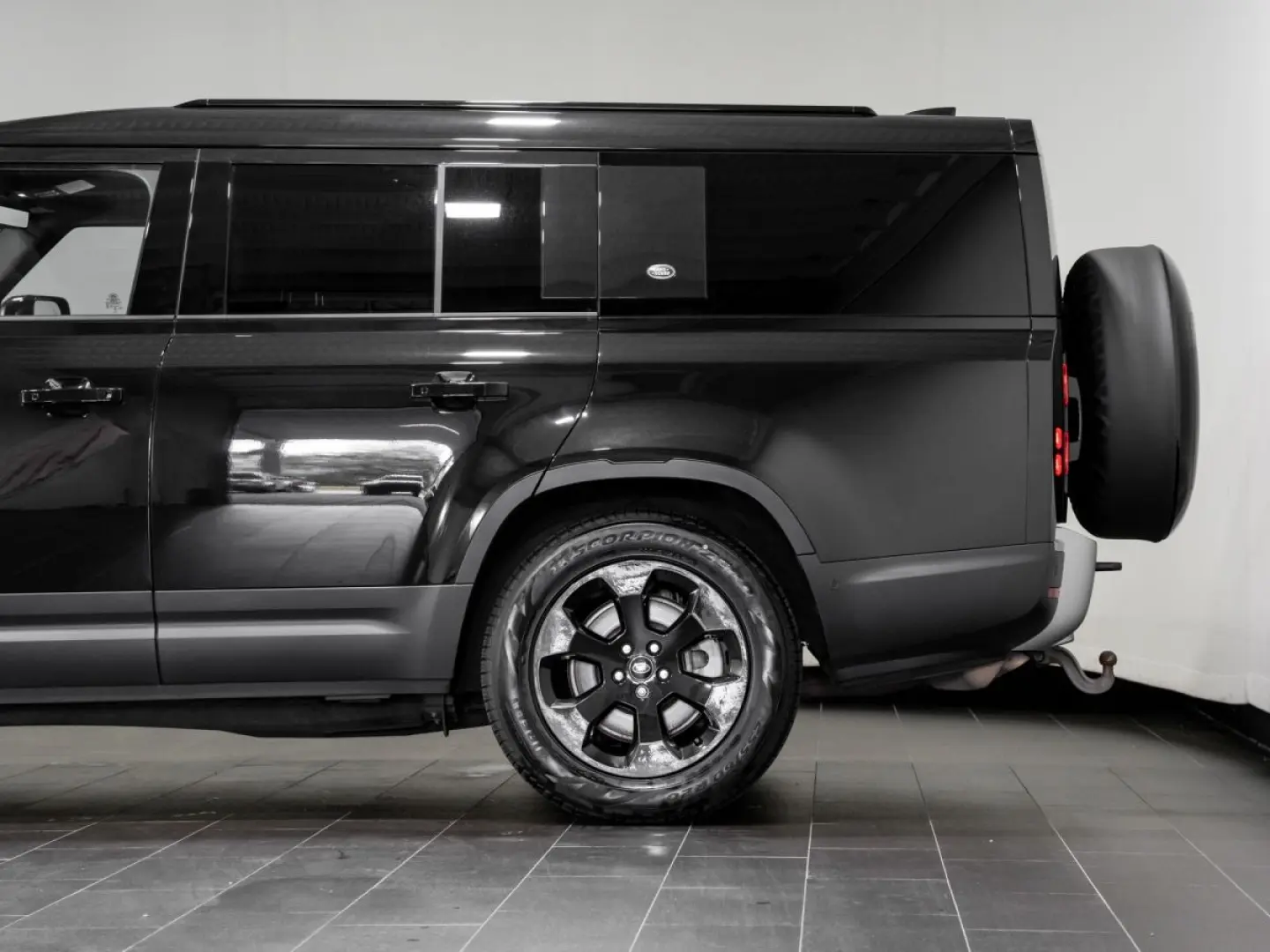 Defender 130 D300 SE