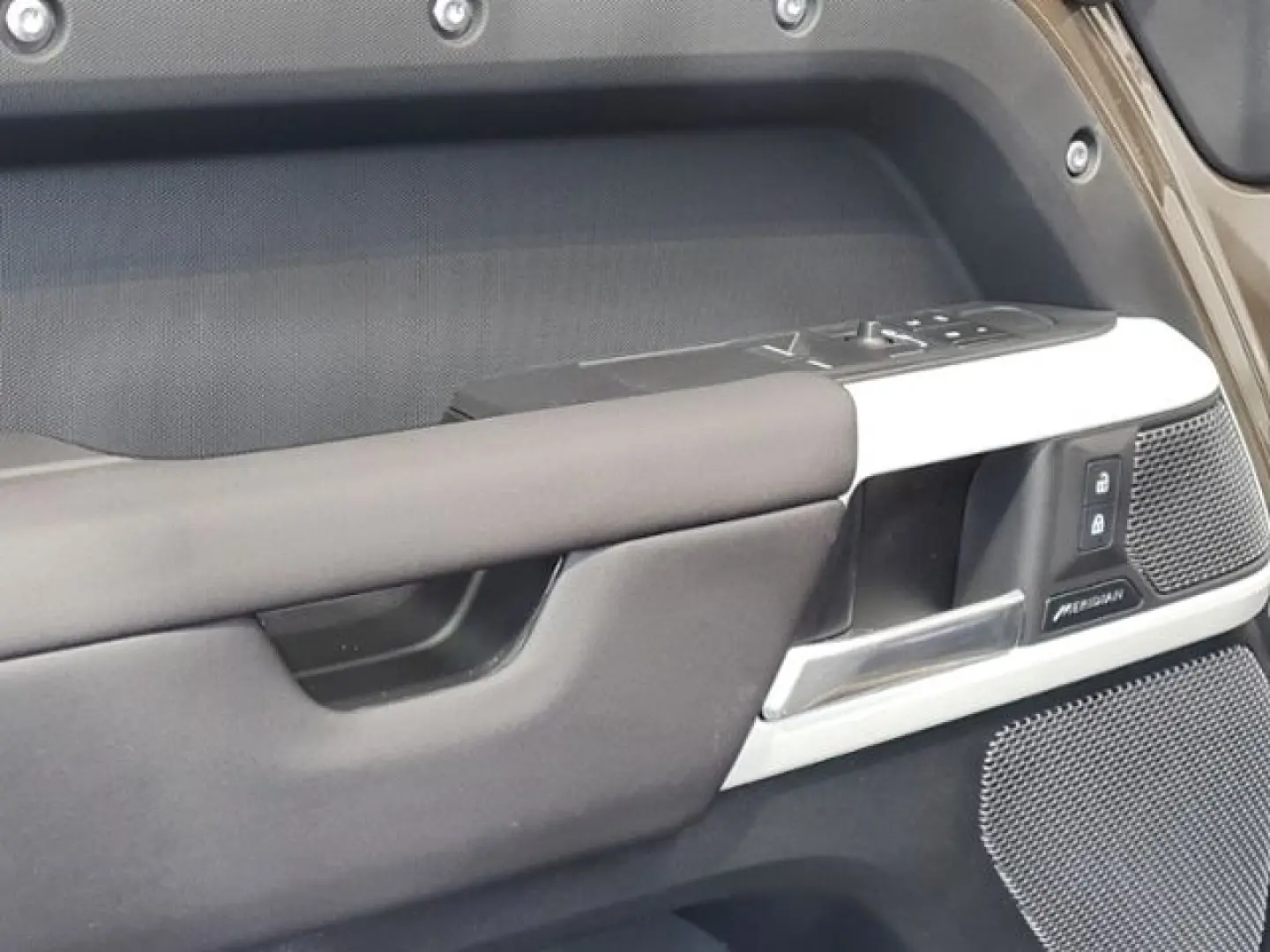 Defender AWD D200 90 SE