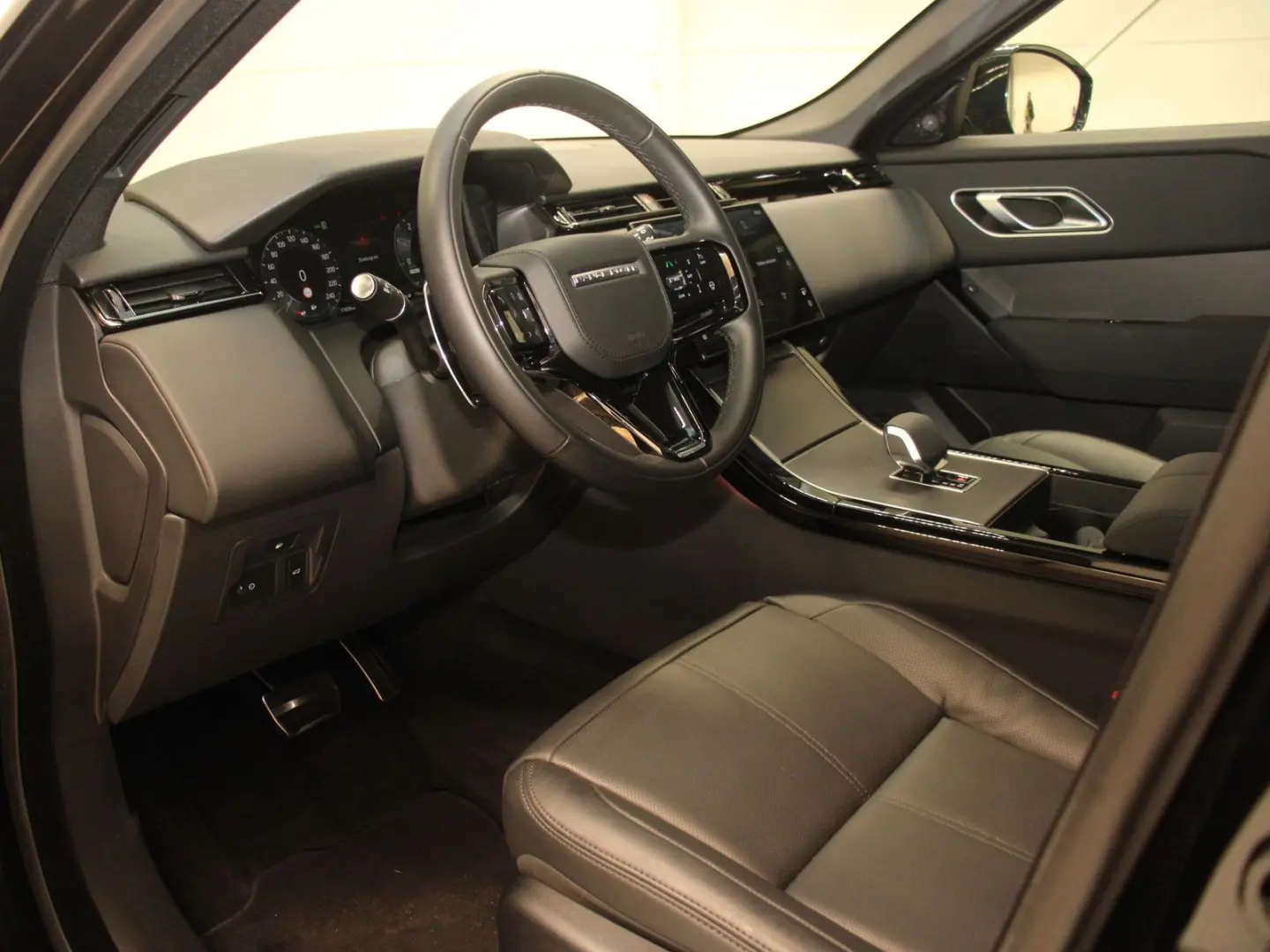 Range Rover Velar P400e Hybrid