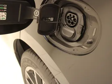 Range Rover Velar P400e Hybrid