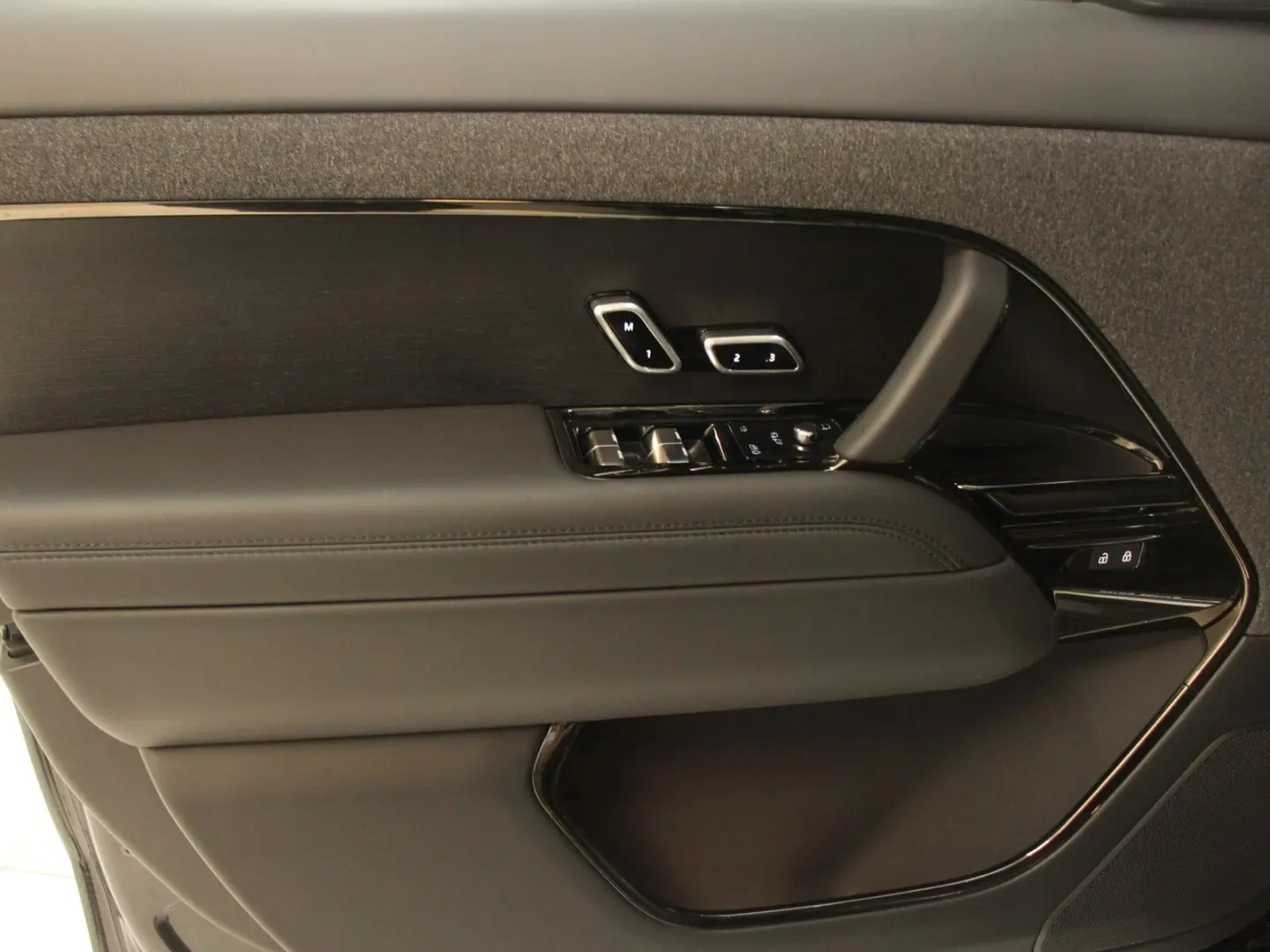 Range Rover Sport D300 Dynamic SE